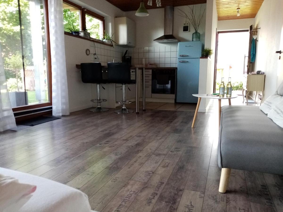 Schoene Einzimmer Wohnung Zwischen Bodensee Und Allgaeu Neukirch  Extérieur photo
